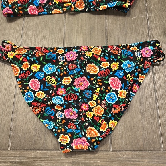 Gianni Bini Floral Bikini Set - Picture 11 of 11